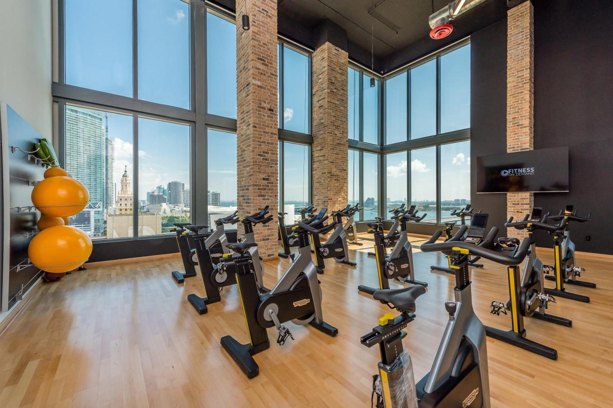Sentral Alea Miami Aparthotel Екстериор снимка